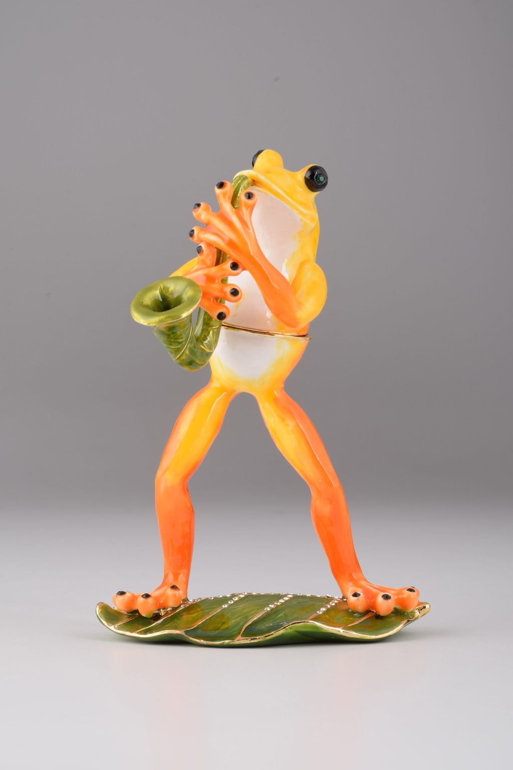 Frog Playing a Saxophone - 99fab 