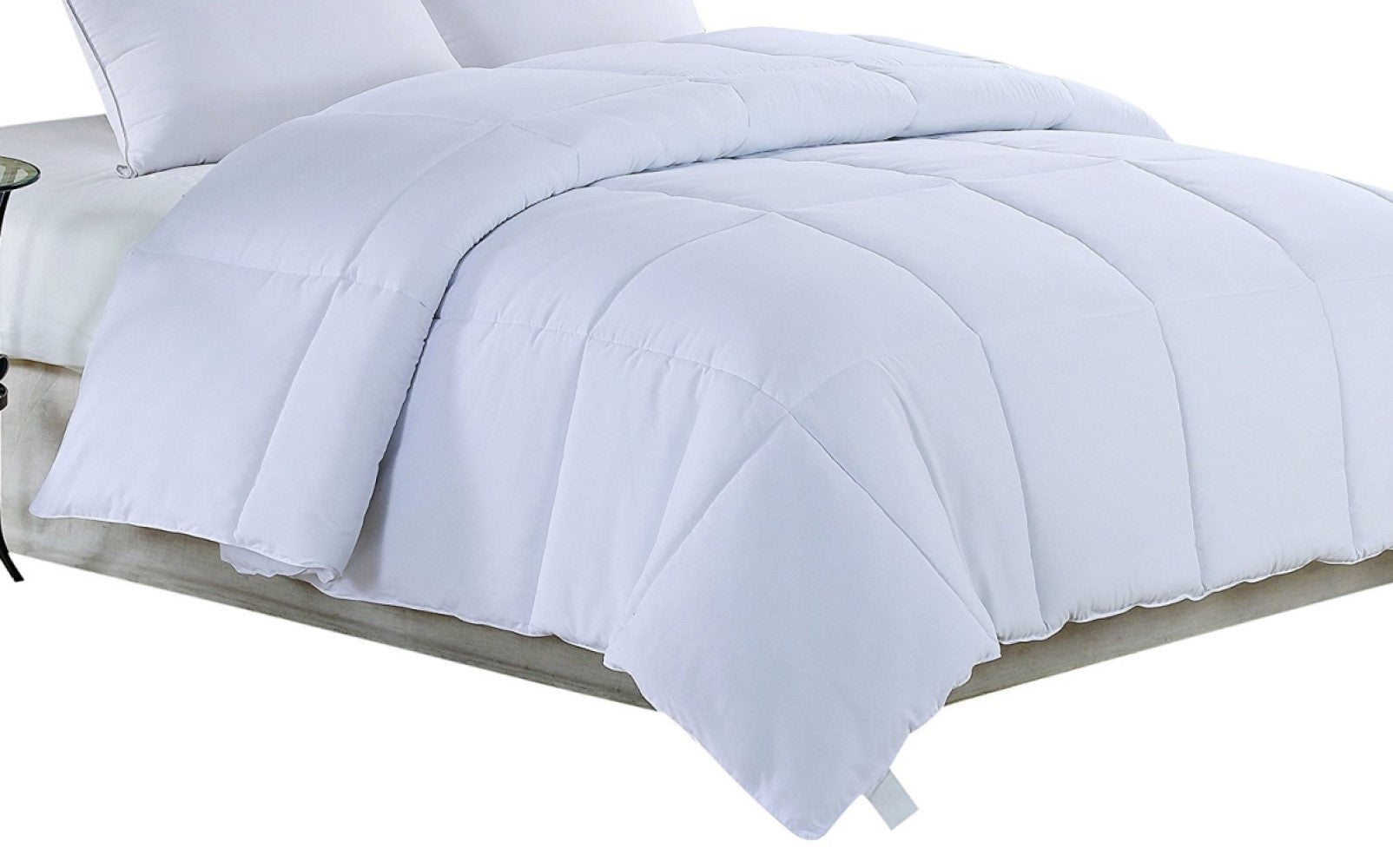 White Medium Weight Hypoallergenic Twin Down Alternative Comforter Duvet Insert