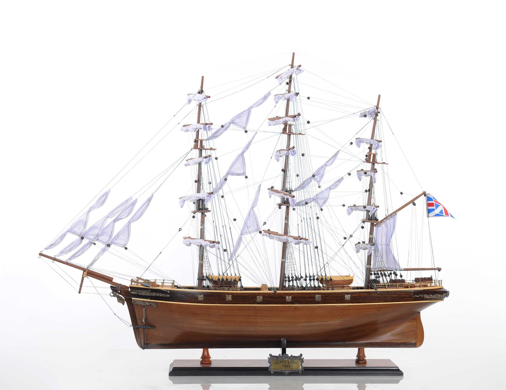 12" X 34" X 27.5" Cutty Sark