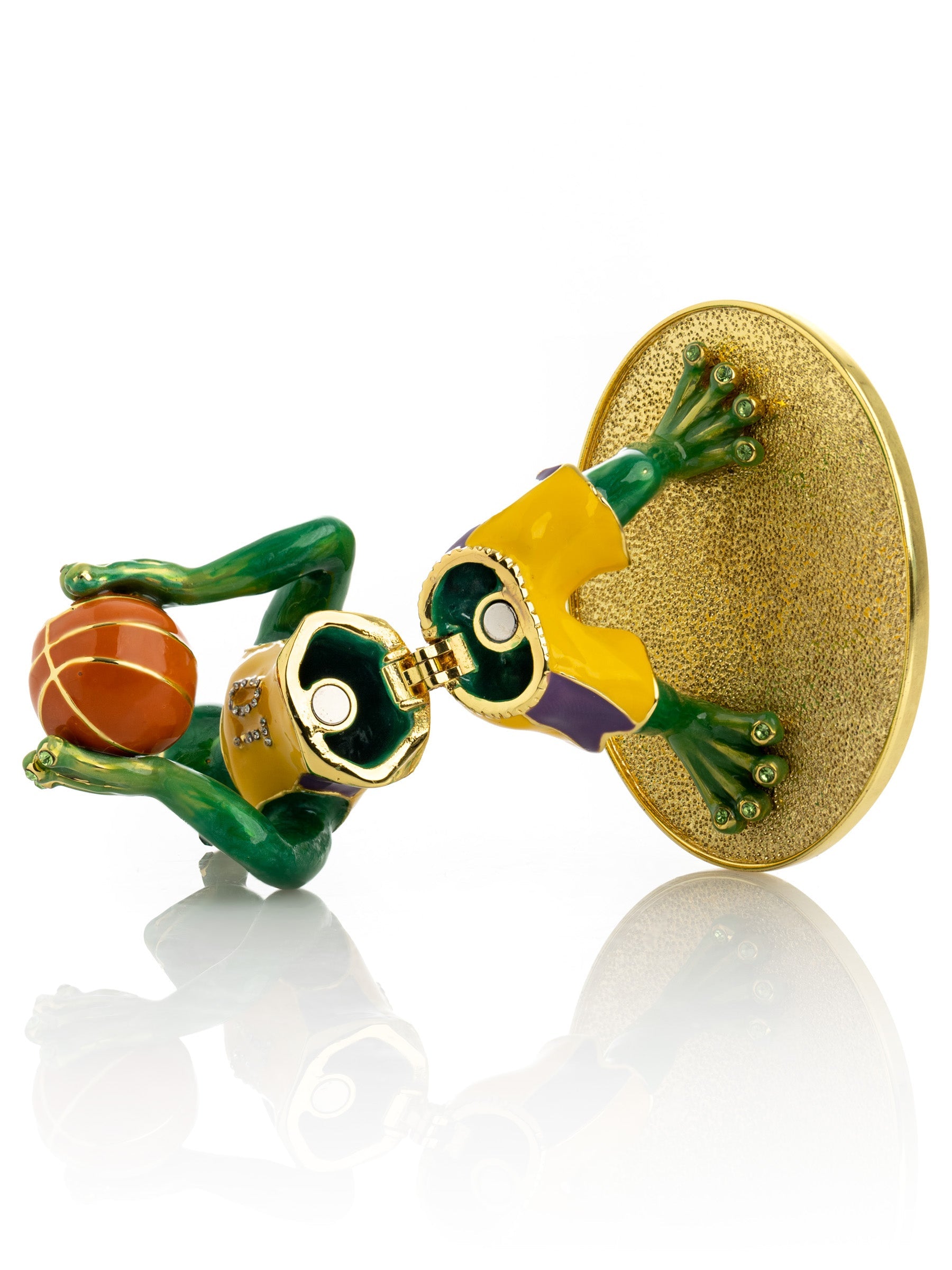 Frog Playing Basketball-7