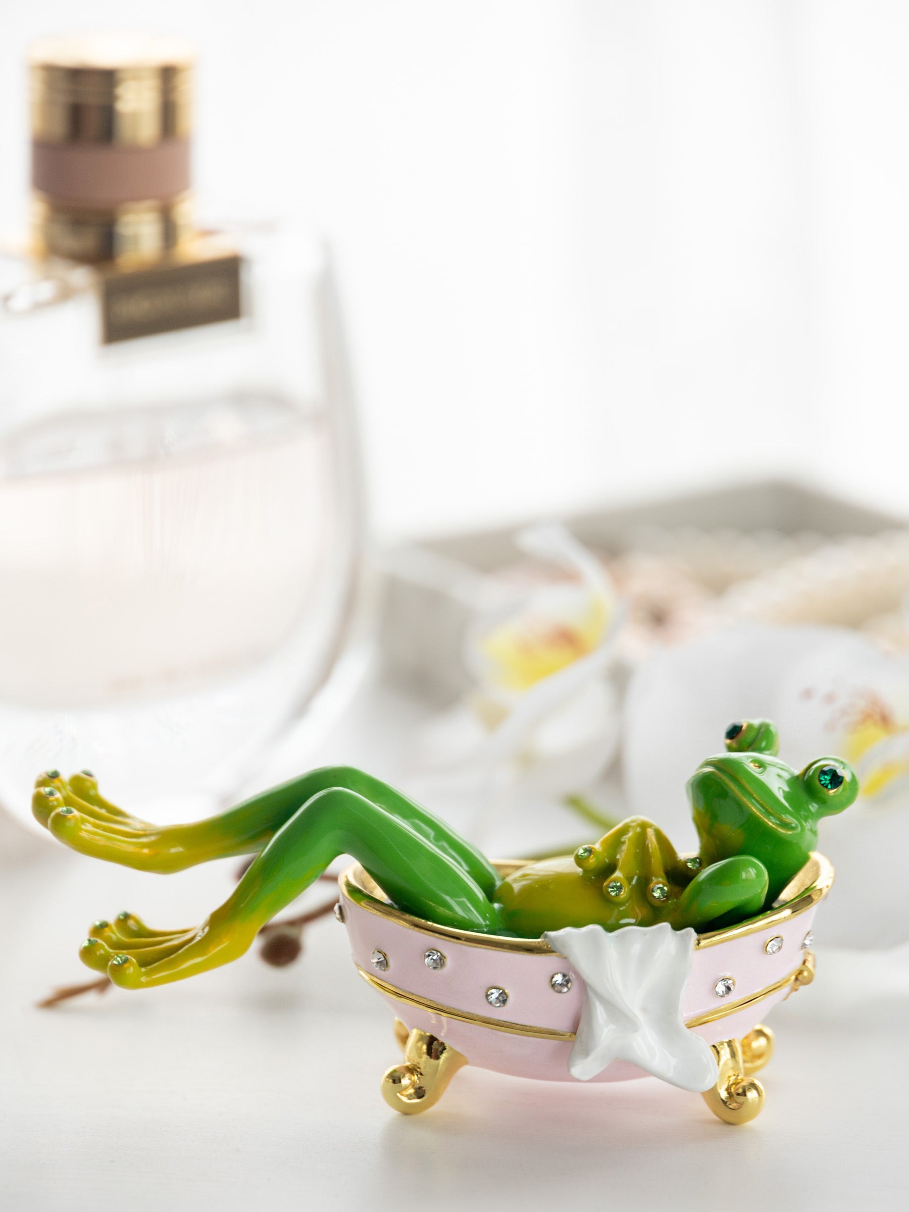 Frog In Bathtub Trinket Box-1