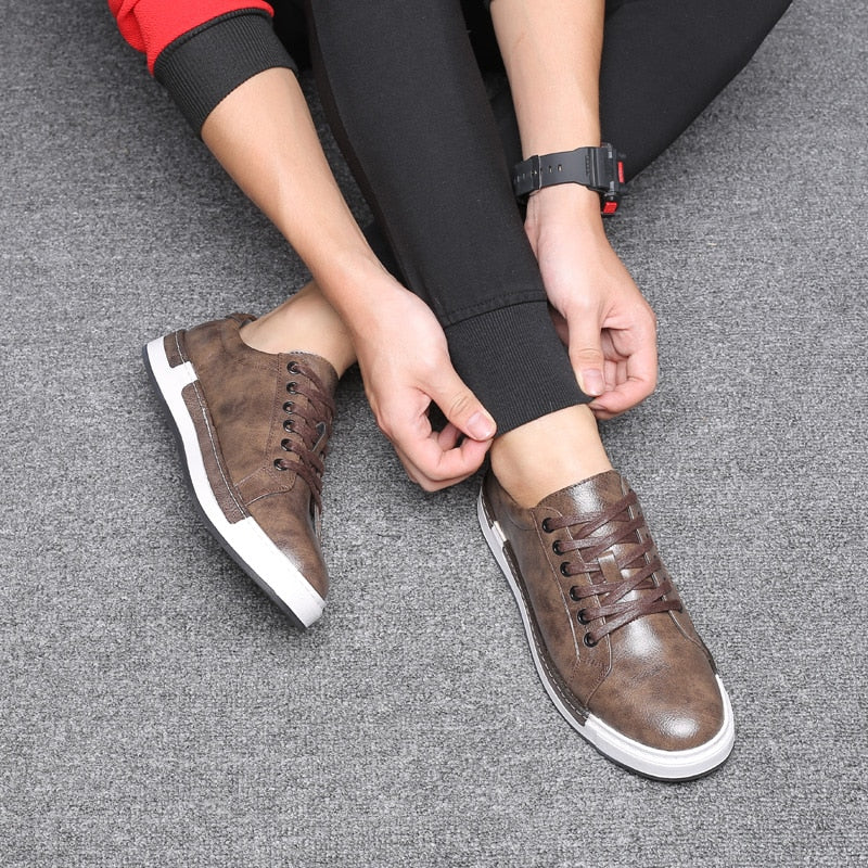 Men's Casual Shoes Lace-up Style Flat Leather Shoes